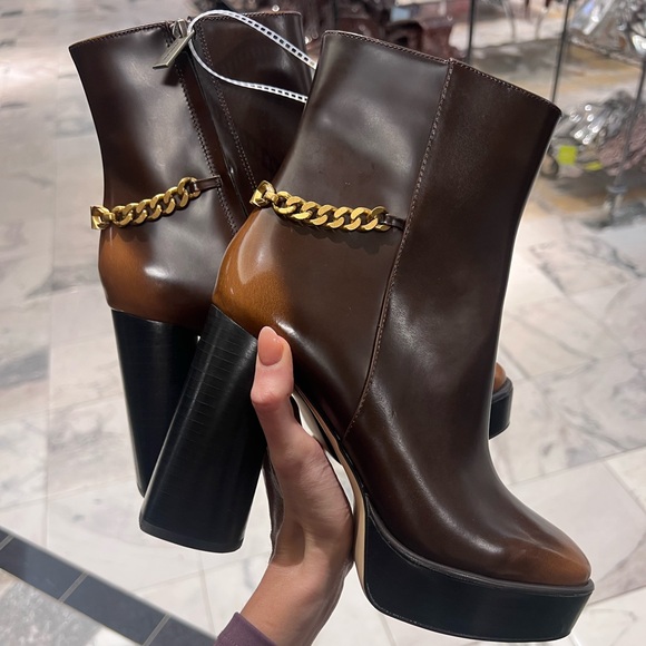 Brand New ~ Michael Kors Brown Leather Ankle Boots ($309 retail) size 7.5 - Picture 1 of 3